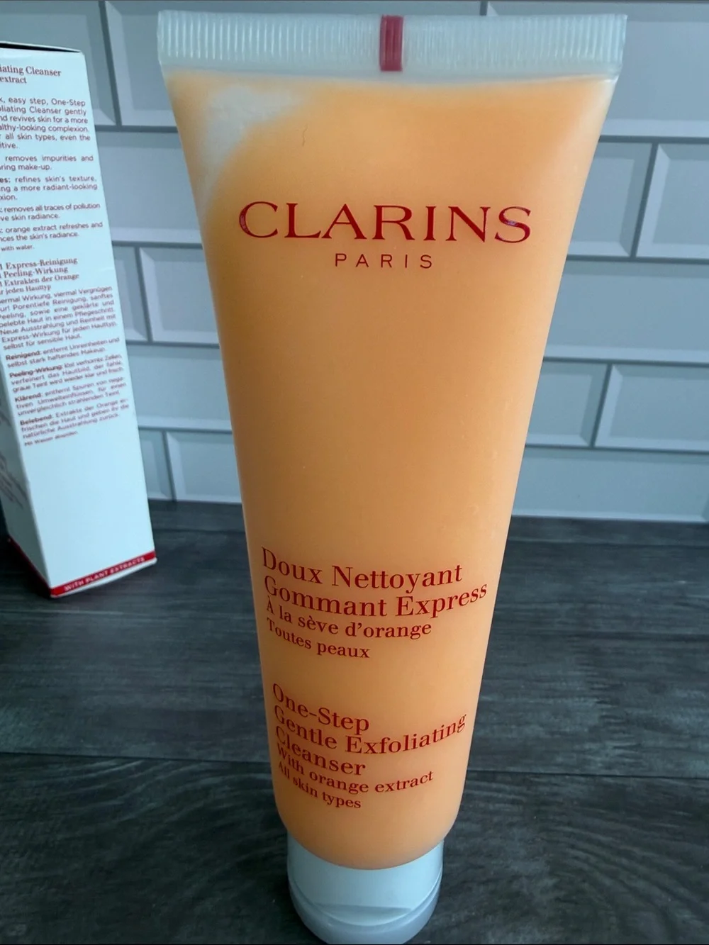 Clarins One-Step Gentle Exfoliating Cleanser – Orange